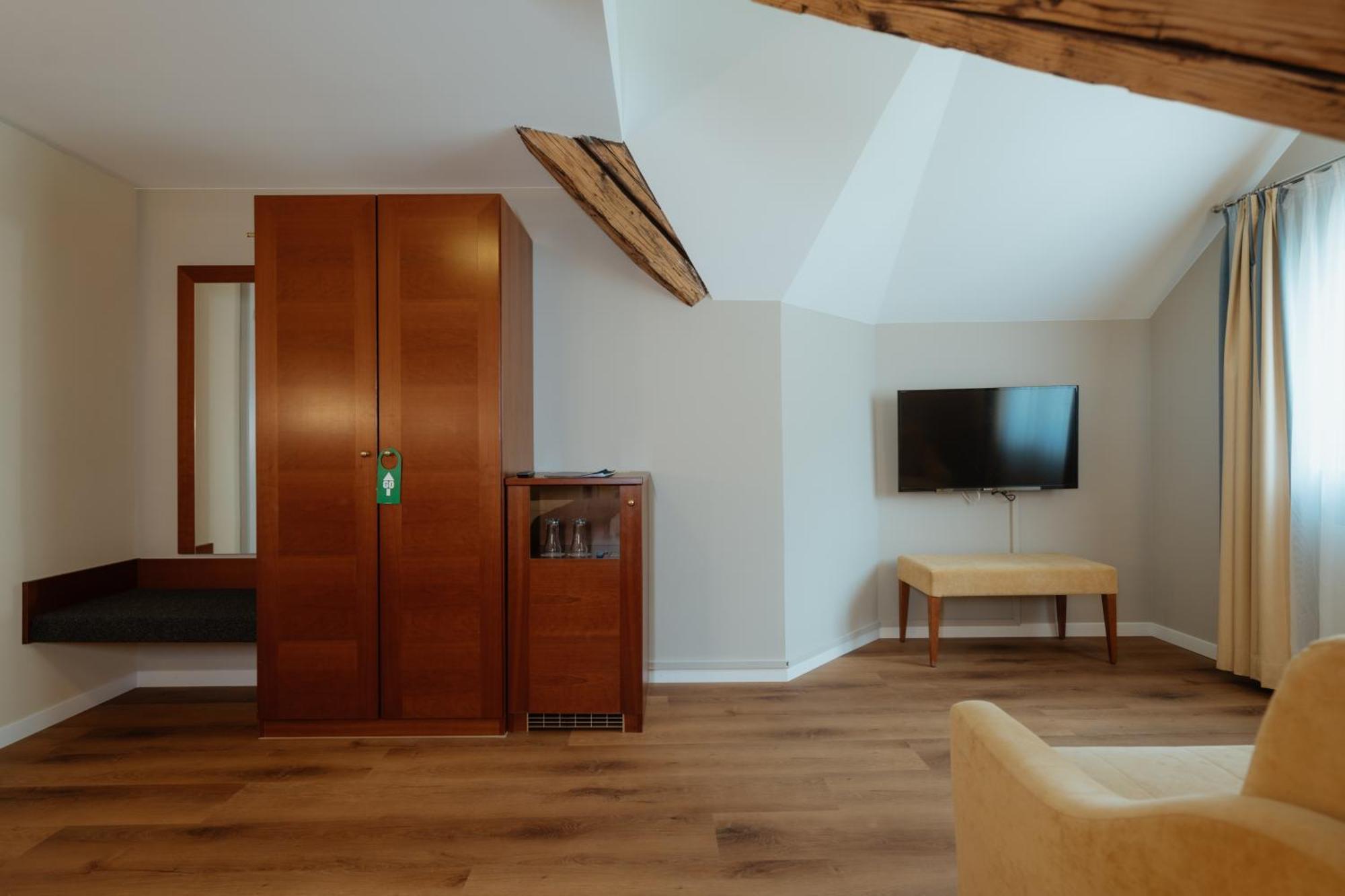 Parkhotel Schwert Везен Экстерьер фото