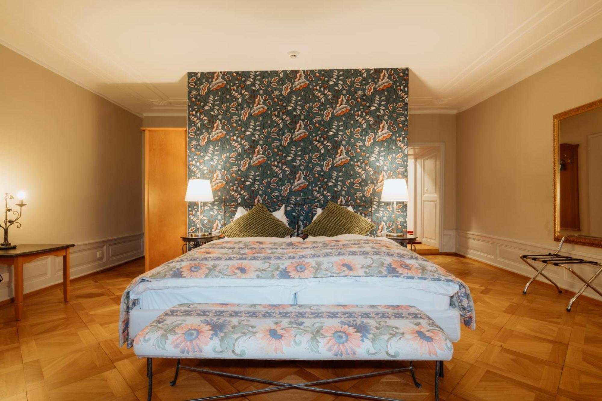 Parkhotel Schwert Везен Экстерьер фото