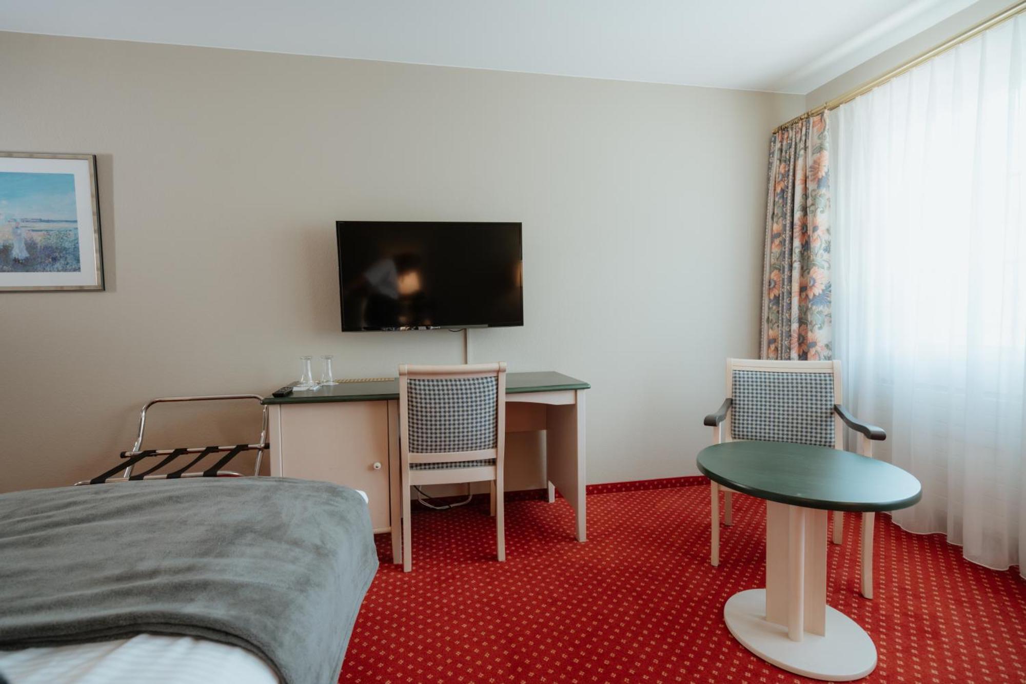 Parkhotel Schwert Везен Экстерьер фото